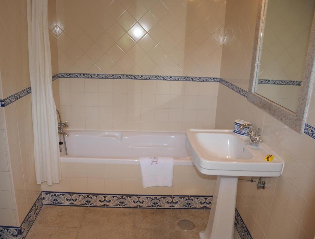 Casa Do Pinheiro - Turismo De Habitacao Hotel Ponte de Lima Camera foto